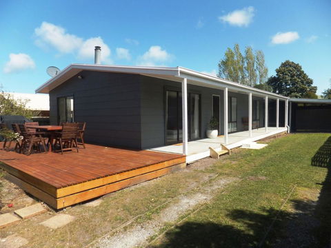 TERRIFIC ON TAMARA CRESCENT - Tourism Noosa 0