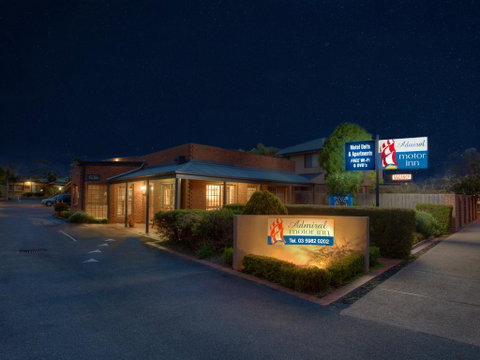 The Admiral Motor Inn - Tourism Noosa 0