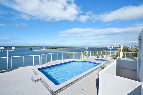 The Atrium Resort - Tourism Noosa 2