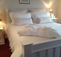 Ellie's Cottages - Tourism Noosa