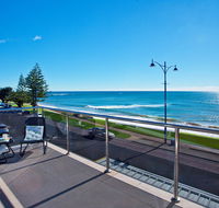 Penguin Waterfront Escape - Tourism Noosa