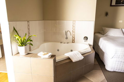 Little Norfolk Bay Events And Chalets - Tourism Noosa 8