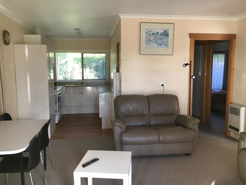 Willaway Motel Apartments - Tourism Noosa 2