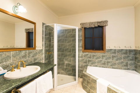 Cradle Forest Inn - Tourism Noosa 27