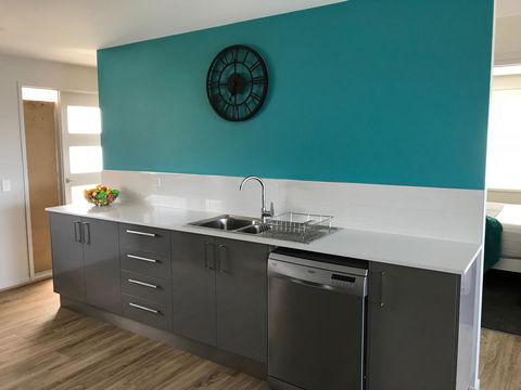 Self Contained Beach View Apartment - Tourism Noosa 6