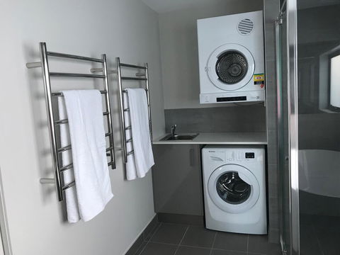 Self Contained Beach View Apartment - Tourism Noosa 14