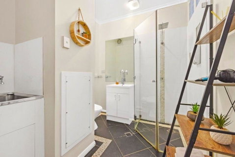 Launceston CBD Abode - Tourism Noosa 5