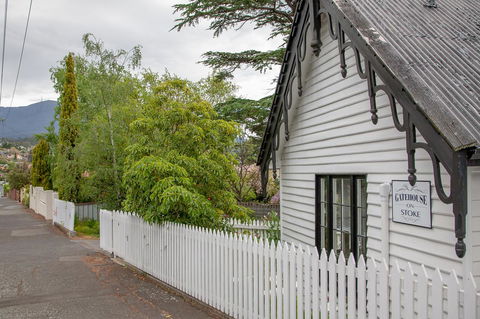 Gatehouse On Stoke - Tourism Noosa 9