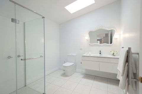White Dove Cottage Bed And Breakfast - Tourism Noosa 4