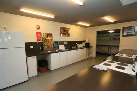 Swansea Backpacker Lodge - Tourism Noosa 13