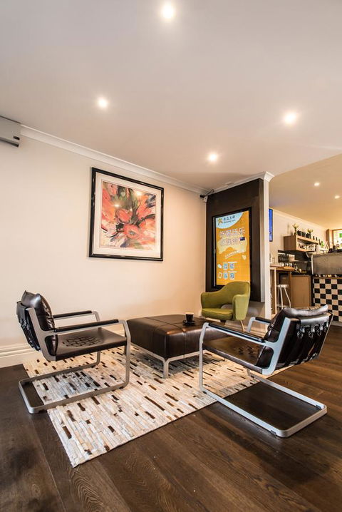 The Waverley International Hotel - Tourism Noosa 25