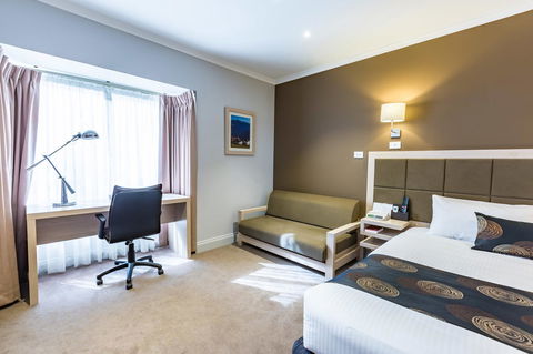 The Waverley International Hotel - Tourism Noosa 15