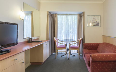 The Waverley International Hotel - Tourism Noosa 6
