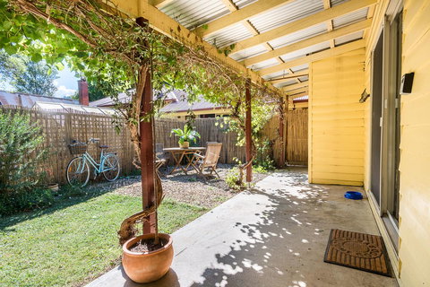 Avalon House - Tourism Noosa 19