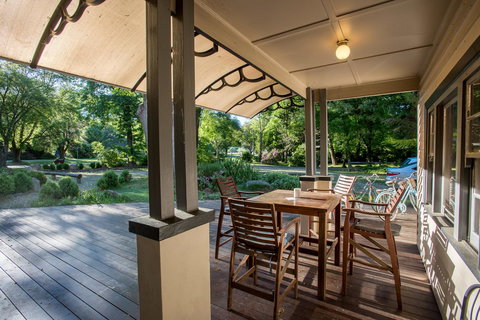 Avalon House - Tourism Noosa 14