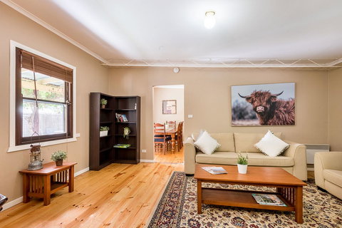 Avalon House - Tourism Noosa 27