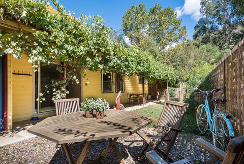 Avalon House - Tourism Noosa 6