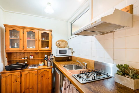 Avalon House - Tourism Noosa 43