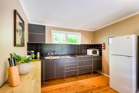 Avalon House - Tourism Noosa 28