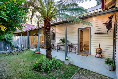 Avalon House - Tourism Noosa 22