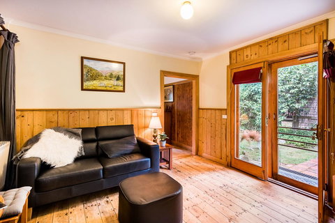 Avalon House - Tourism Noosa 8