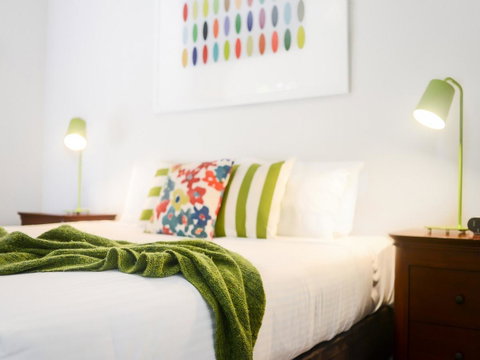 Boutique Stays Sandyside- Sandringham Villa Units - Tourism Noosa 9