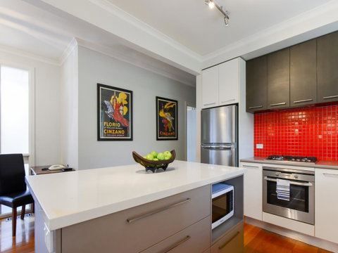 Boutique Stays Sandyside- Sandringham Villa Units - Tourism Noosa 0
