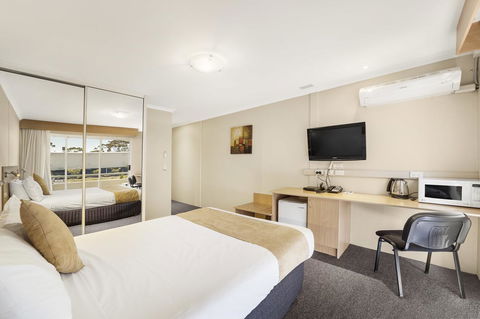 Ciloms Airport Lodge - Tourism Noosa 28