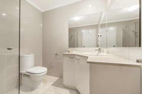 Ciloms Airport Lodge - Tourism Noosa 11