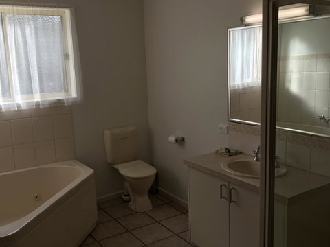 Beachcomber Motel & Apartments - Tourism Noosa 9