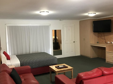 Beachcomber Motel & Apartments - Tourism Noosa 11
