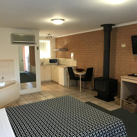 Beachcomber Motel & Apartments - Tourism Noosa 6