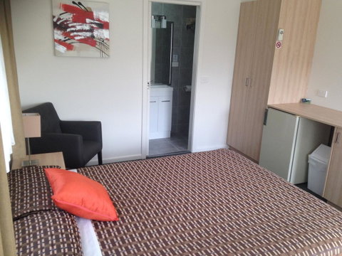 Beachcomber Motel & Apartments - Tourism Noosa 24