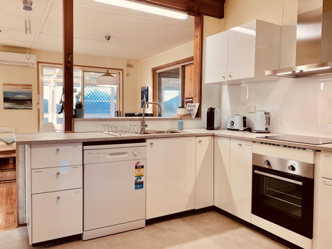Nautique Beach House - Tourism Noosa 13
