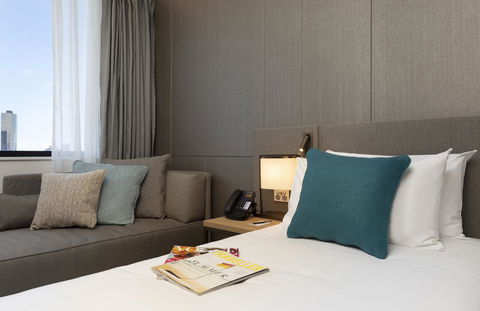 Novotel Melbourne Central - Tourism Noosa 3