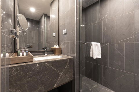 Novotel Melbourne Central - Tourism Noosa 6