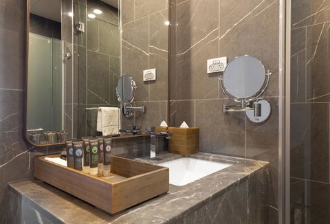 Novotel Melbourne Central - Tourism Noosa 5
