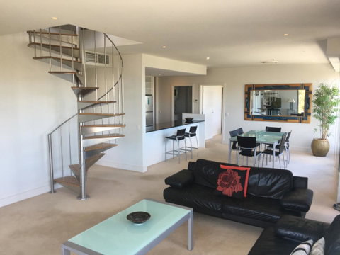 Geelong Waterfront Penthouse Apartment - Tourism Noosa 3