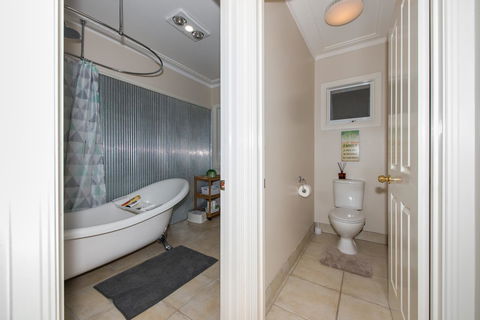 Lovely 5BR Full House In Glen Waverley, Walk To Train, Bus & Shops - Tourism Noosa 11