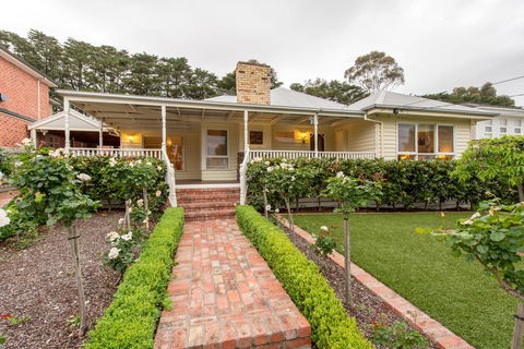 Lovely 5BR Full House In Glen Waverley, Walk To Train, Bus & Shops - Tourism Noosa 16