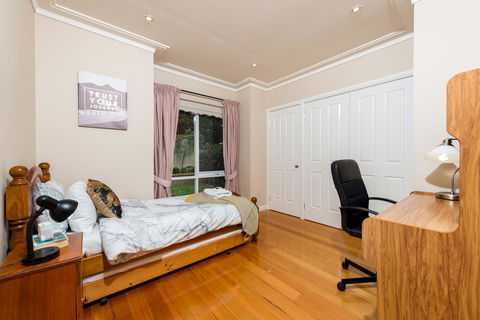 Lovely 5BR Full House In Glen Waverley, Walk To Train, Bus & Shops - Tourism Noosa 9
