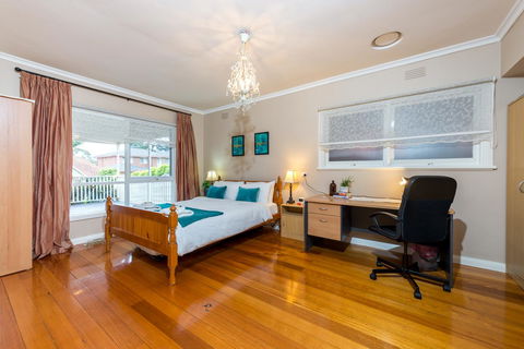 Lovely 5BR Full House In Glen Waverley, Walk To Train, Bus & Shops - Tourism Noosa 10