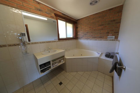 Quays Motel San Remo - Tourism Noosa 15