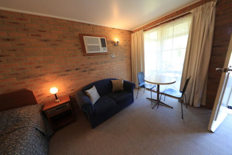 Quays Motel San Remo - Tourism Noosa 2