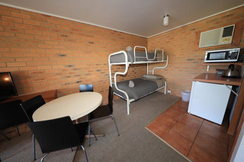 Quays Motel San Remo - Tourism Noosa 5
