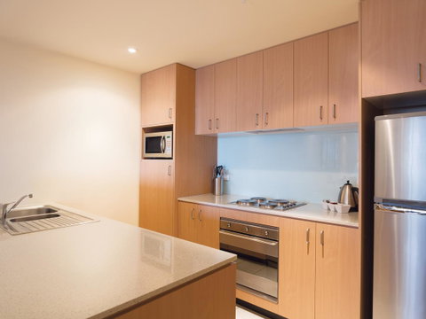 Oaks Melbourne On Lonsdale Suites - Tourism Noosa 5