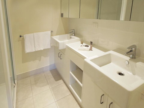 Oaks Melbourne On Lonsdale Suites - Tourism Noosa 4