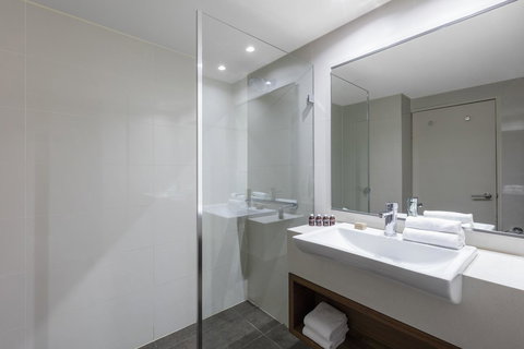 View Melbourne - Tourism Noosa 21