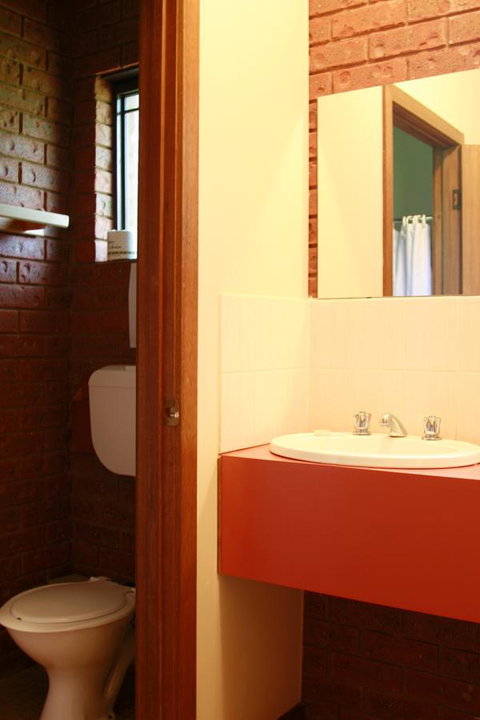 The Harrietville Snowline Hotel - Tourism Noosa 8