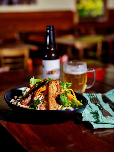 The Harrietville Snowline Hotel - Tourism Noosa 24